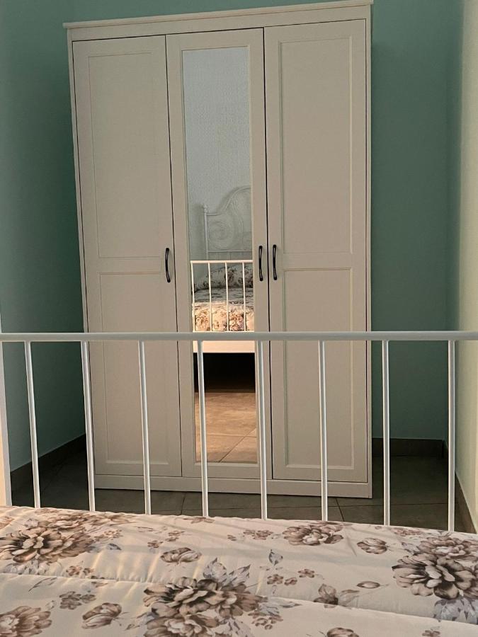 Beb La Gemma Bed & Breakfast เนเปิลส์ ภายนอก รูปภาพ