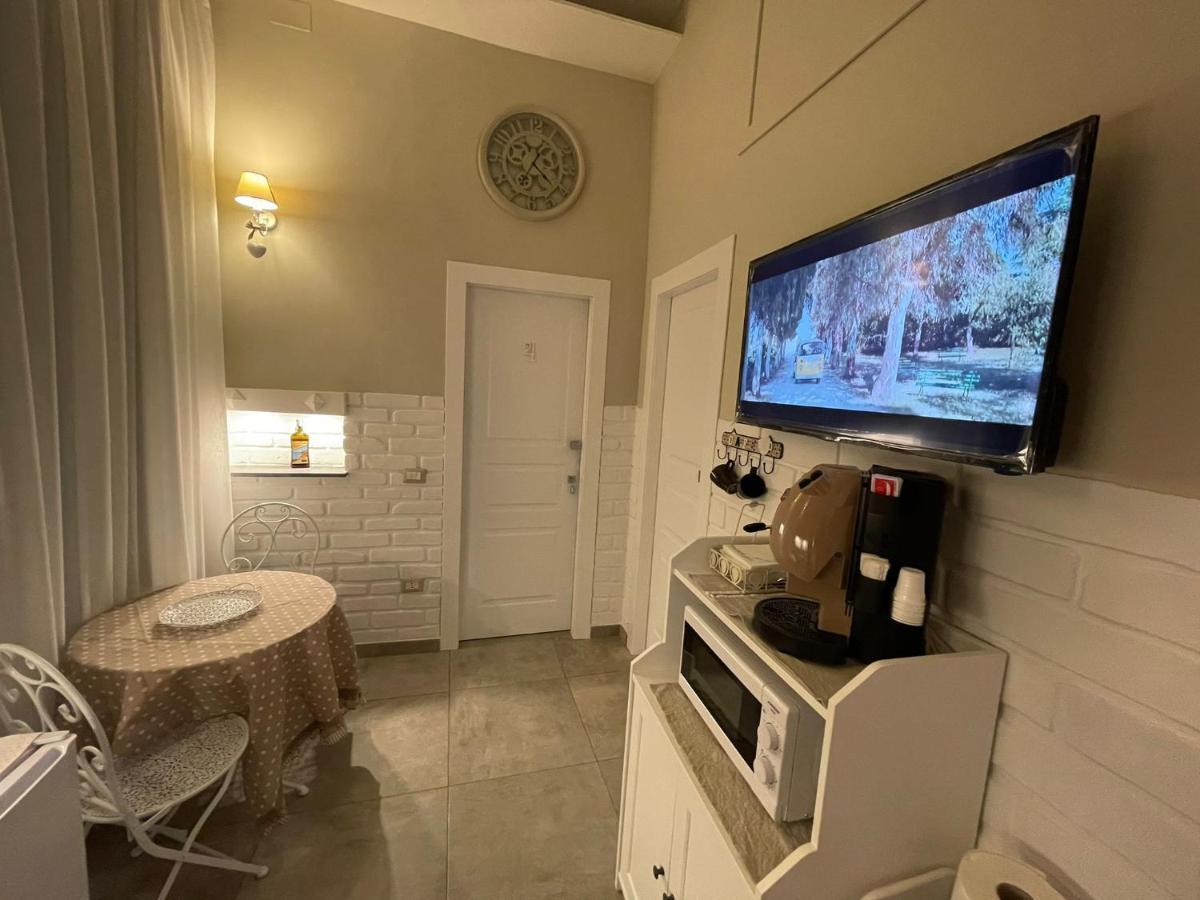 Beb La Gemma Bed & Breakfast เนเปิลส์ ภายนอก รูปภาพ